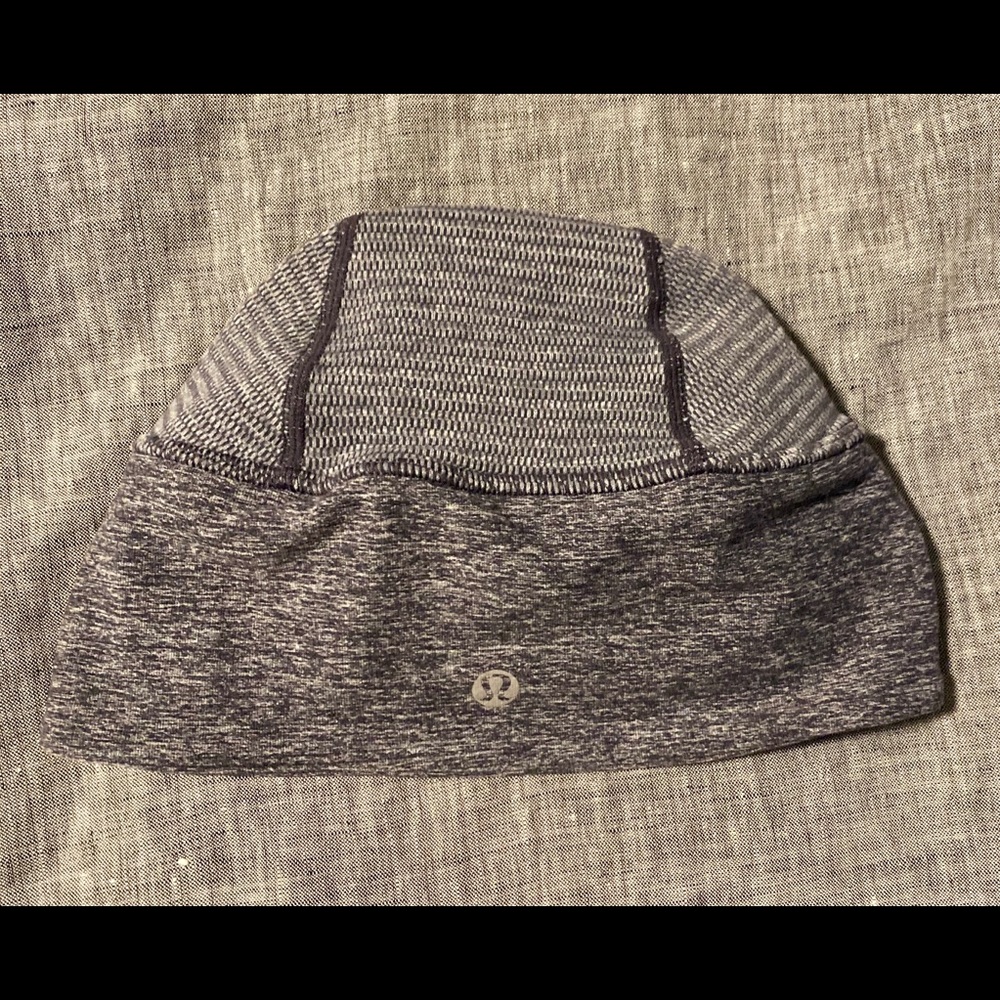 Lululemon Beanie w/ Set-My-Ponytail-Free Opening